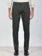 Pantaloni con pinces in cotone |Colore:Verde militare