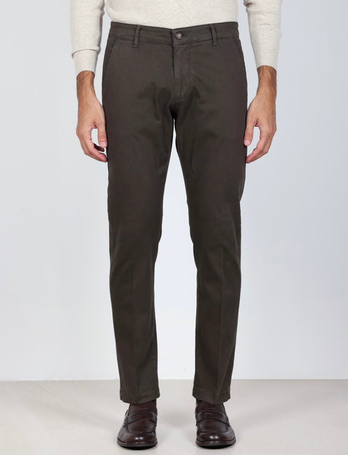 Pantaloni chino in cotone gabardine |Colore:Moro