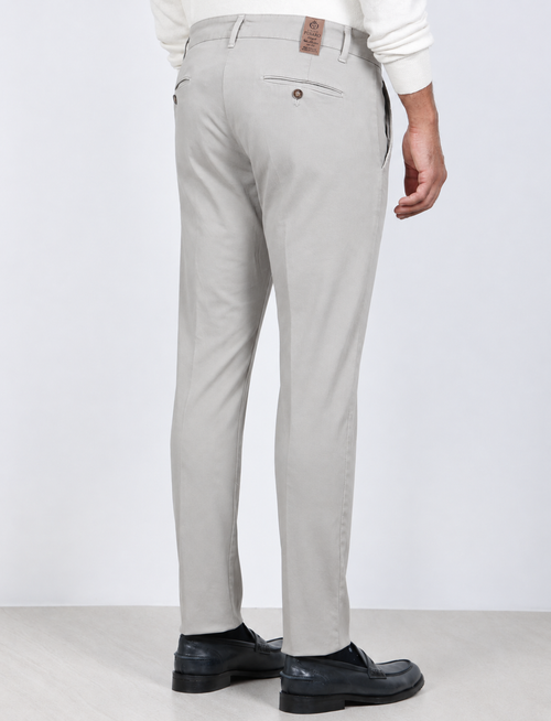 Pantaloni chino in cotone gabardine |Colore:Ecrù