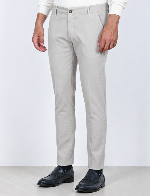 Pantaloni chino in cotone gabardine |Colore:Ecrù