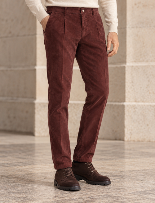 Pantaloni in velluto a coste con pences |Colore:Bordo