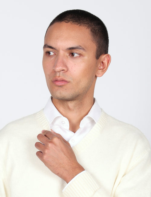 Maglia scollo a v in lambswool |Colore:Panna