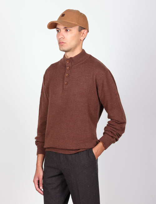 Maglia serafino in lambswool a quattro bottoni |Colore:Moro