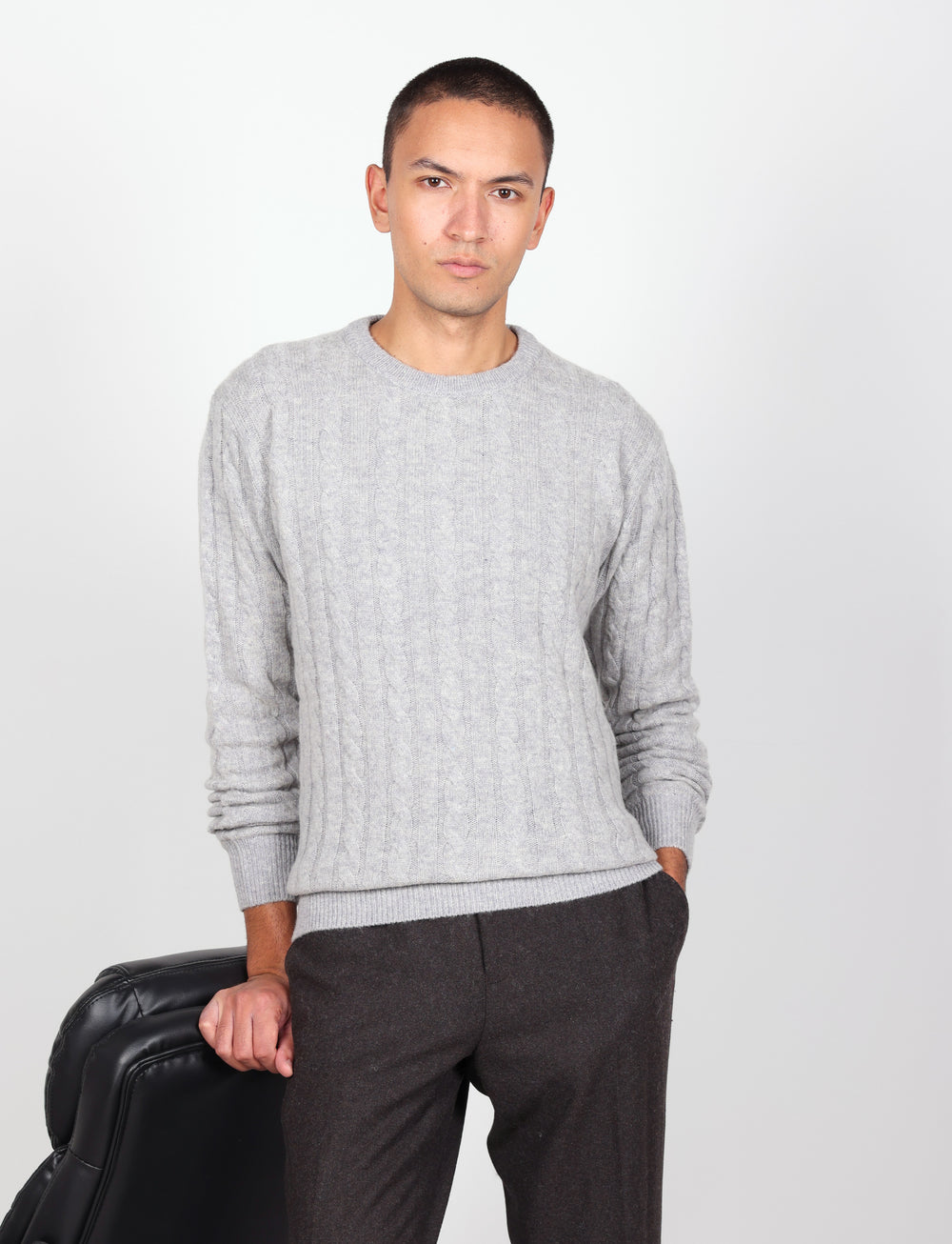 Maglia girocollo  in lana lambswool a trecce